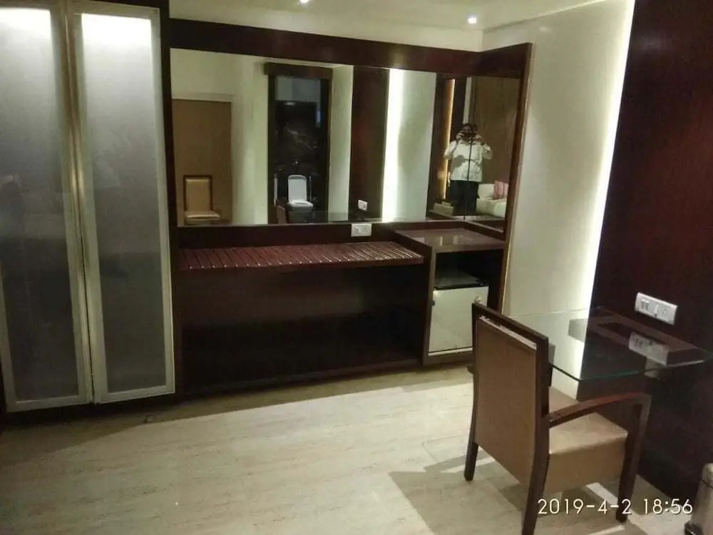The Crown Business Hotel Bhayandar