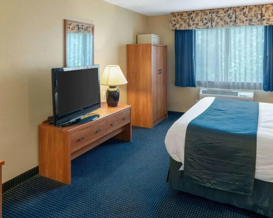 Quality Inn Lakeville North