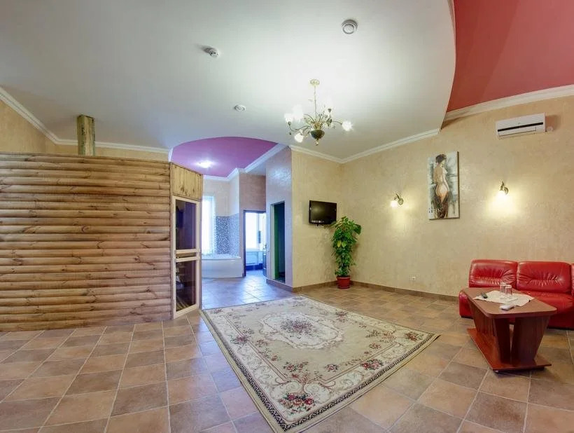 Pirosmani Hotel