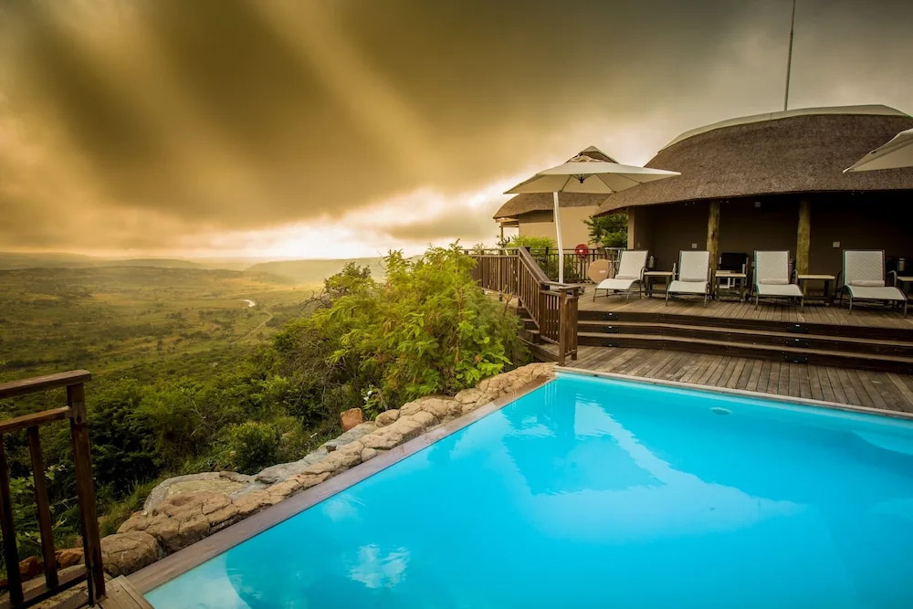 Umzolozolo Private Safari Lodge & Spa