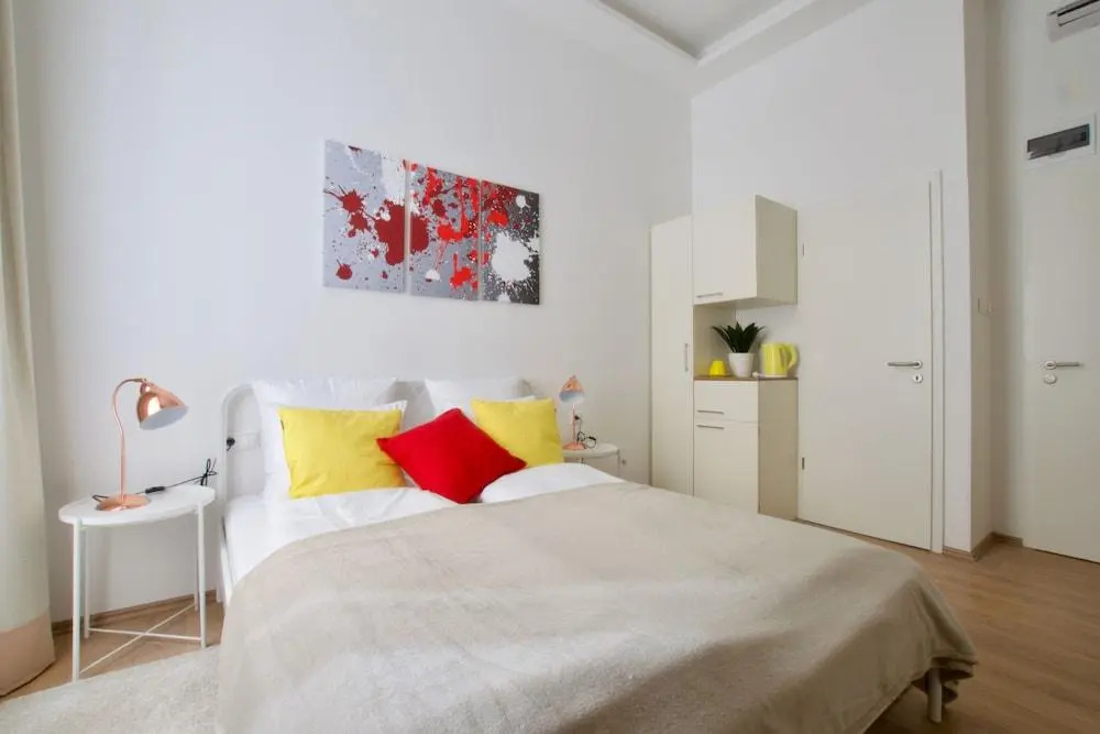 St King 11 Rooms by Staymood Holidays