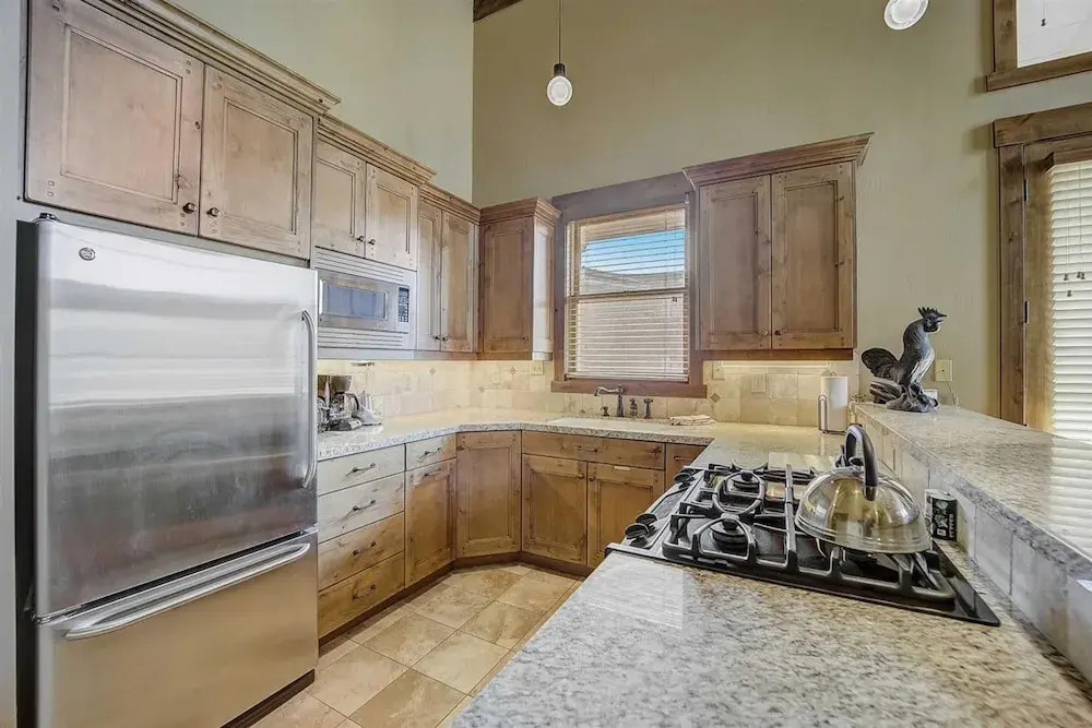 Mont Cervin 32 by AvantStay Ski In Ski Out Home in Silver Lake Village w Hot Tub