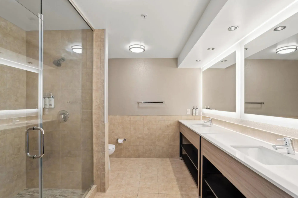 Holiday Inn Baton Rouge College Drive I-10 by IHG