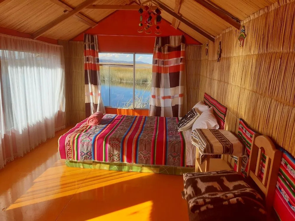 Uros Lupaka Lodge Hotel