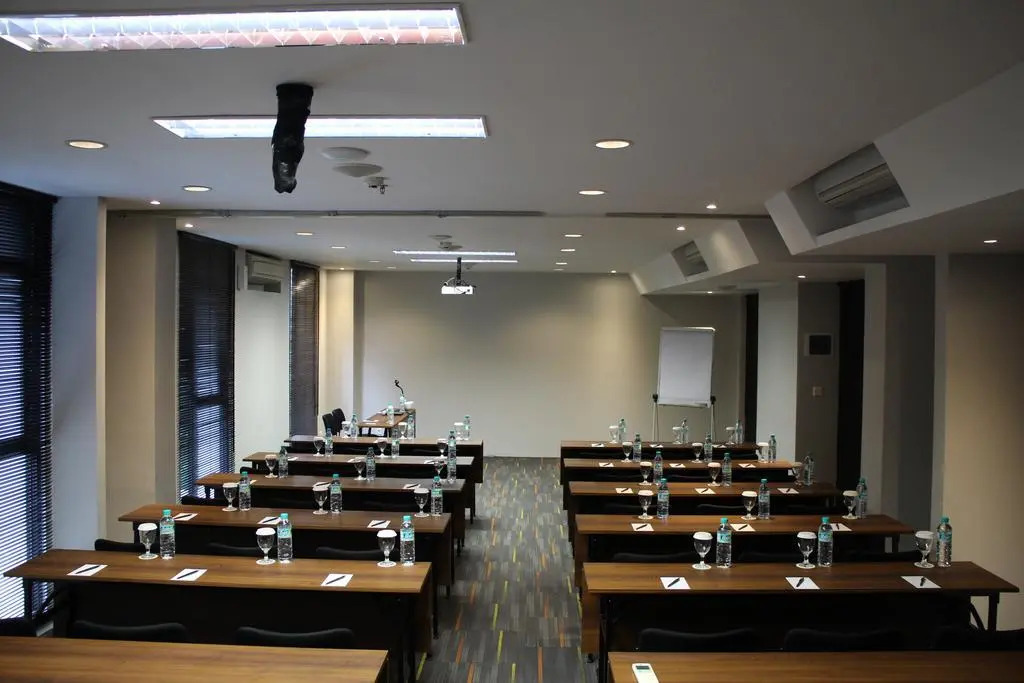 Regantris Surabaya