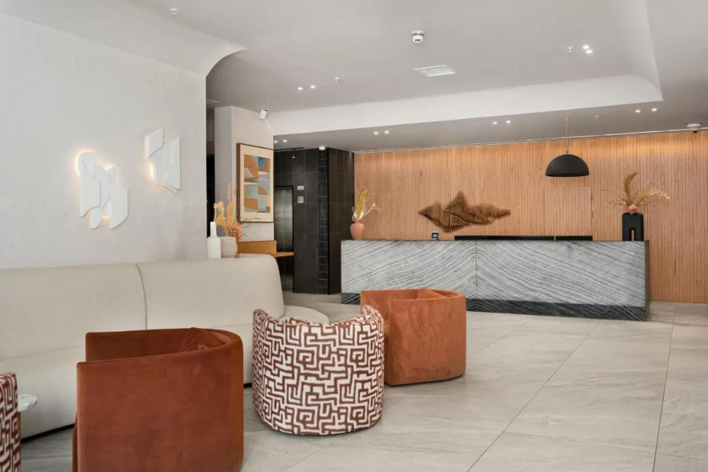 Newlands Peak Apartments