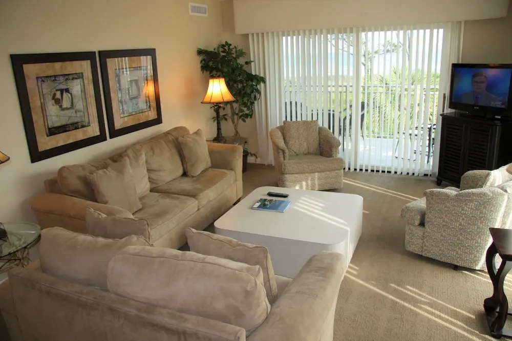 Shorewood Oceanfront - 2 & 3 Bedroom Villas