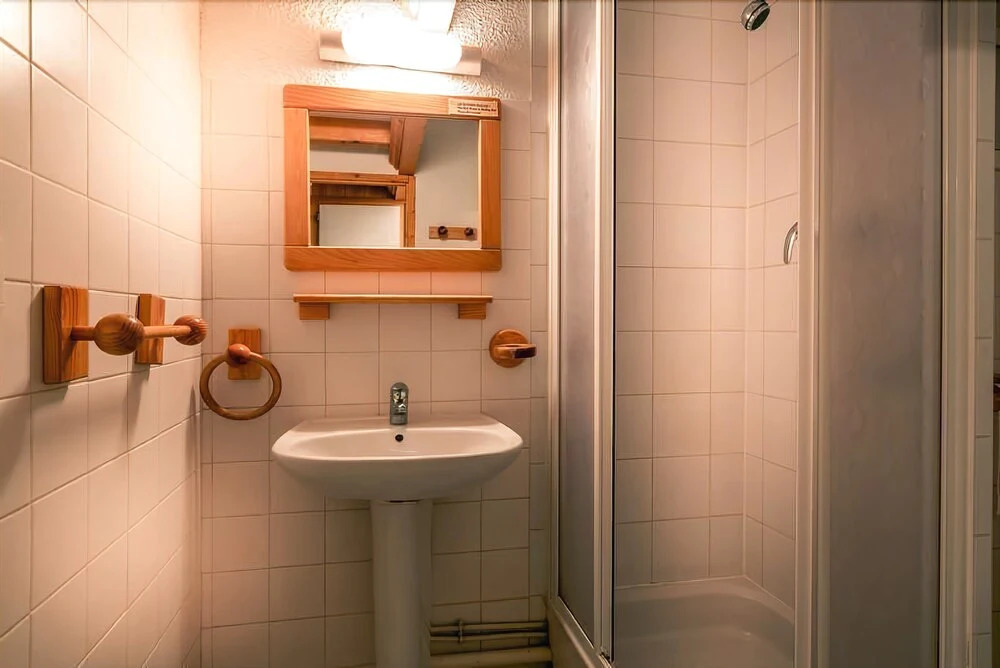 CHORE - Appartement de 80 m² dans un chalet. Centre Val d'Isère.