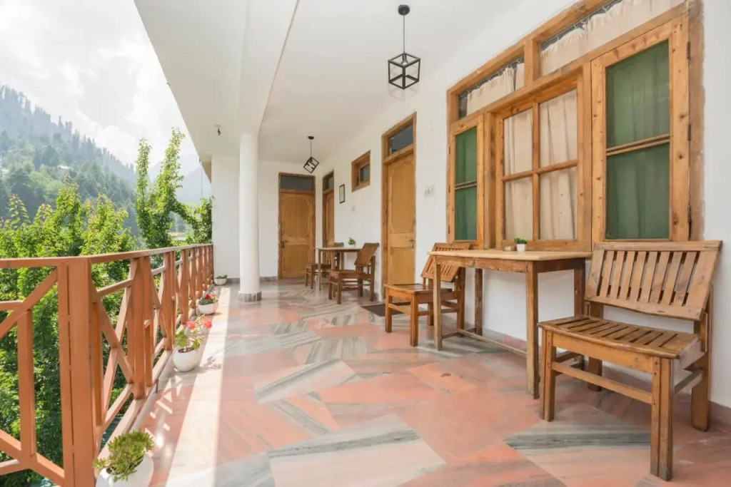 One Light Hostel