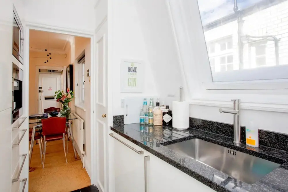 2 Bedroom West End Apartment Close To Regent's Park