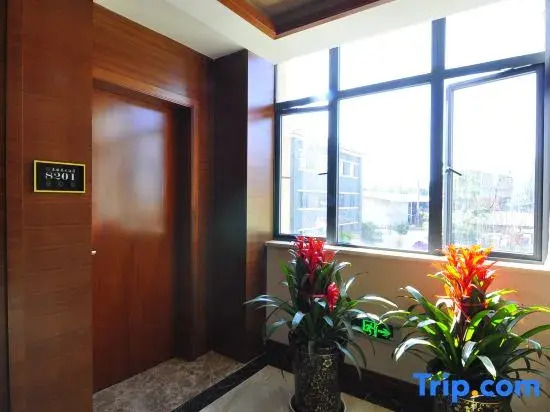 Yunmei Hot Spring Hotel (Caiyun North Road, Guandu District, Kunming)