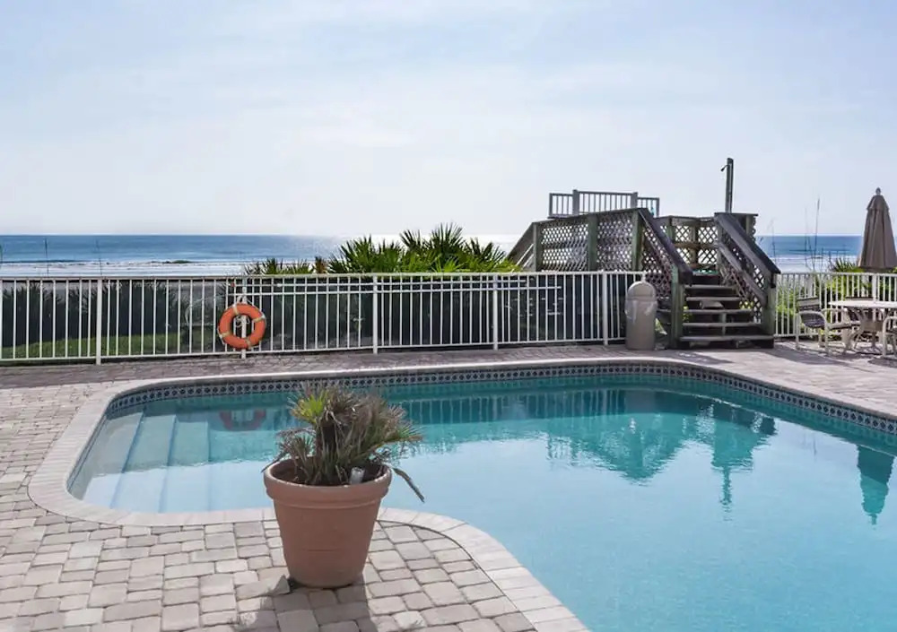 Palm House by Ocean Properties