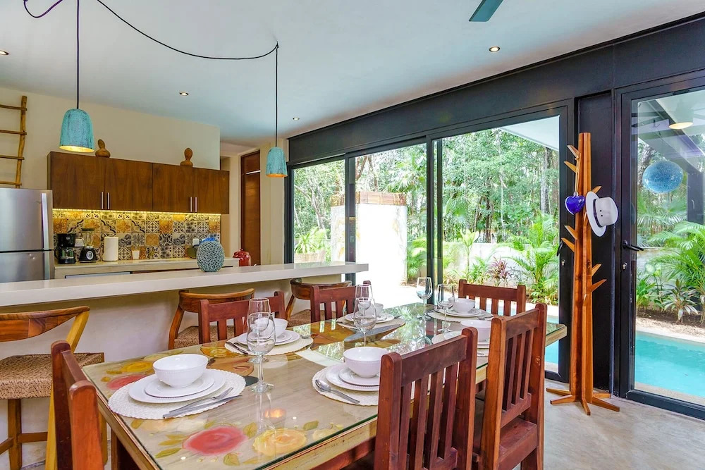 Magazine-worthy Villa Ponderosa with Private Pool & Gated Area