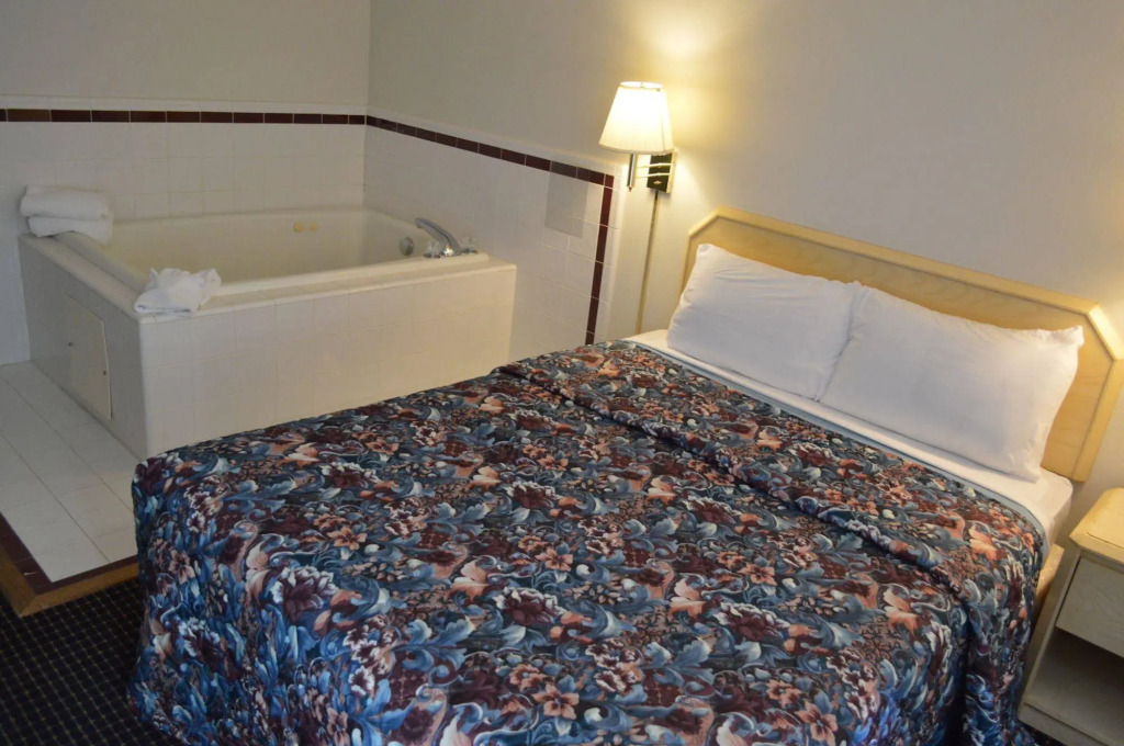 Crystal Inn and Suites