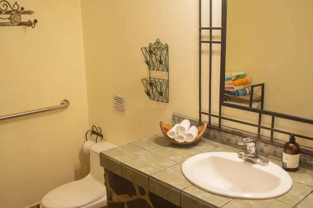 Private Suite 102 Walking Distance to the Beach