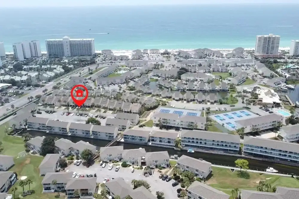 Happy Beach Villa 3 Bedroom Condo by RedAwning