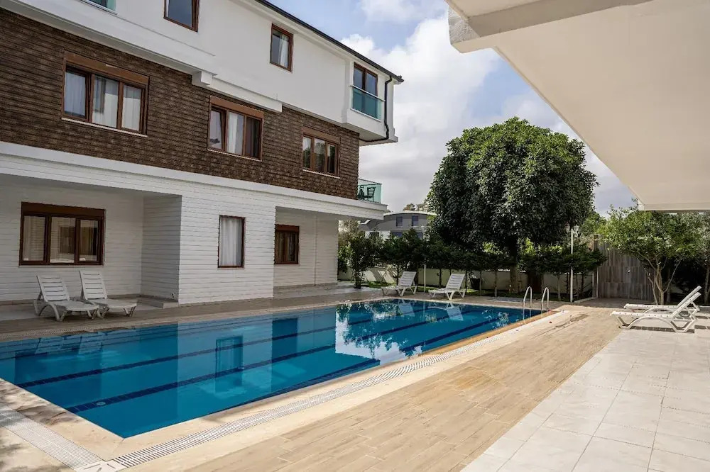 Lara Breeze Homes