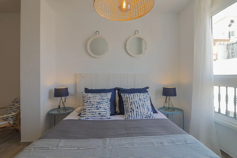 Sunny Terrace Apartment, Old Town Views