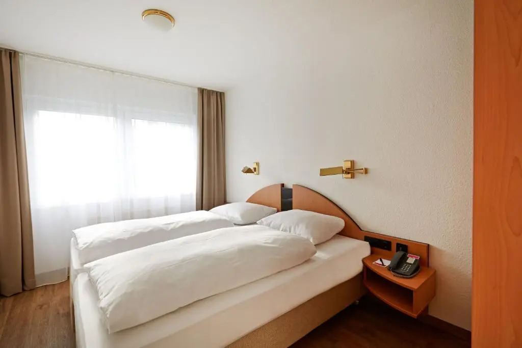 Sunday Hotel Wiesbaden Niedernhausen Apartments