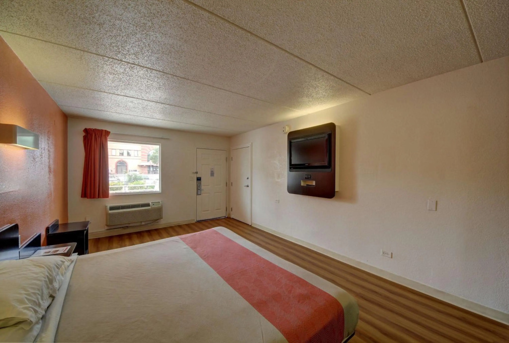 Motel 6-San Antonio, TX - Downtown - Market Square