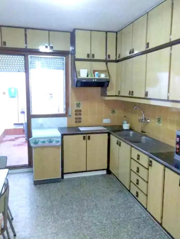 House With 4 Bedrooms in Gironella, With Wonderful Mountain View, Furn