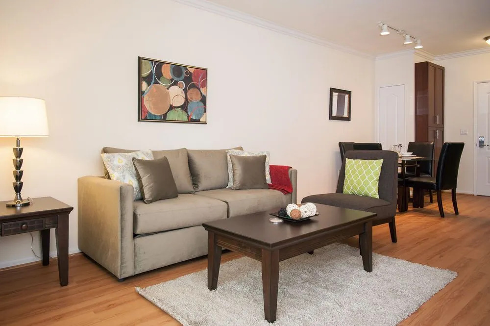Sunshine Suites at 909 West Temple Street