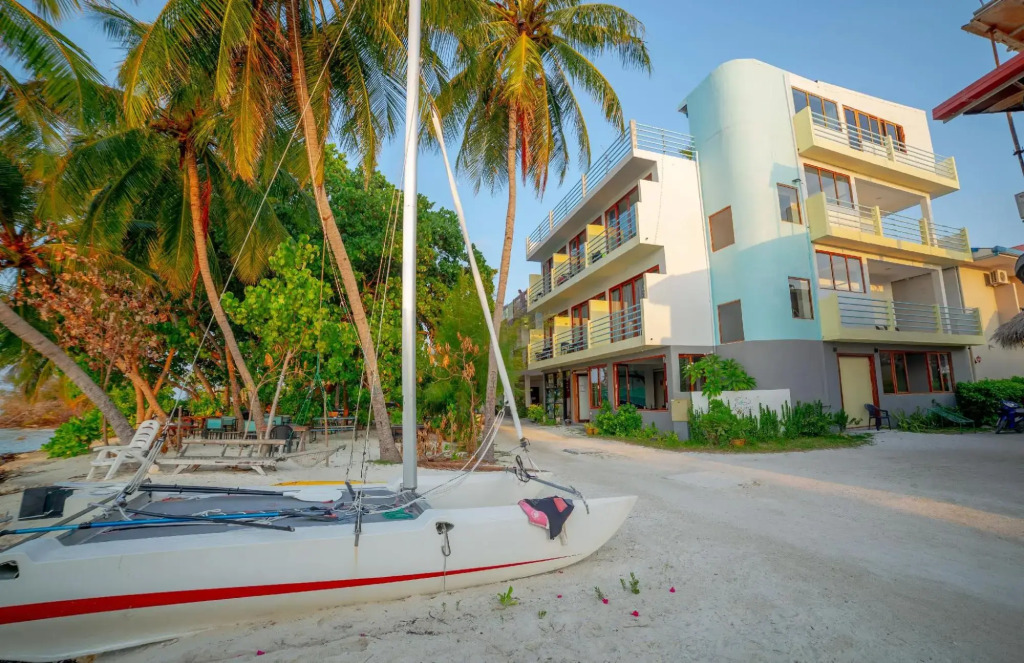 Sky Beach Maldives - Dhiffushi