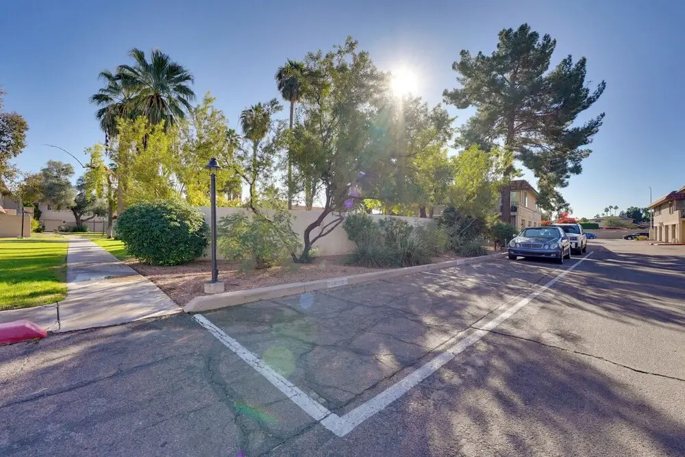 9 Mi to Downtown Tempe: Condo w/ Pool Access
