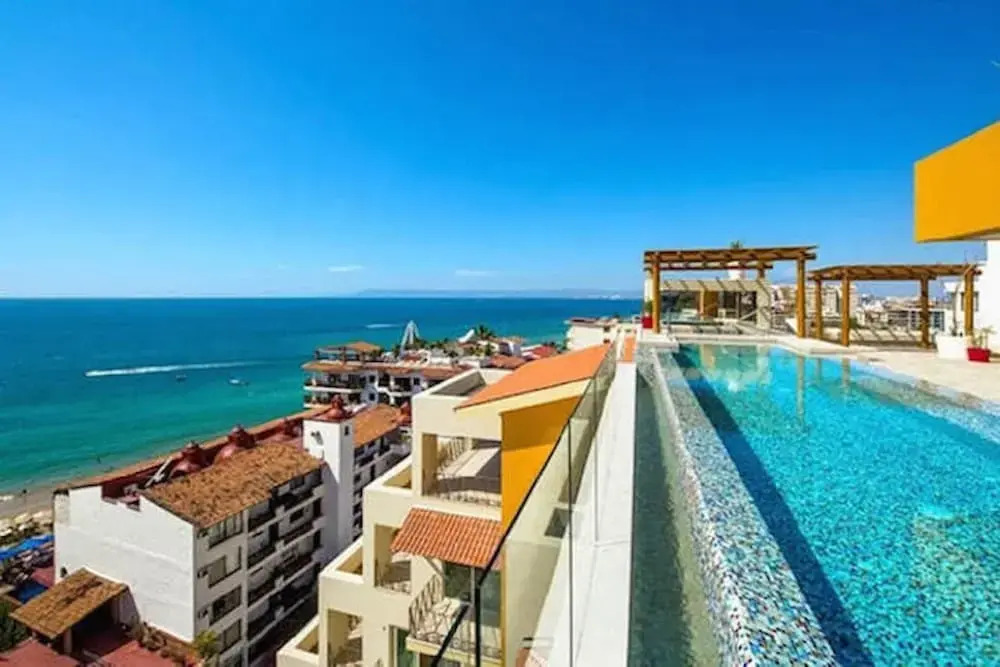 Condo V177 303