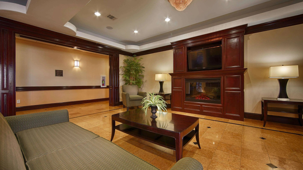 Best Western Plus Manvel Inn & Suites