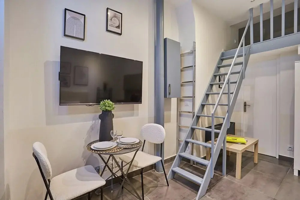 Charming Studio Center of Paris Montmartre