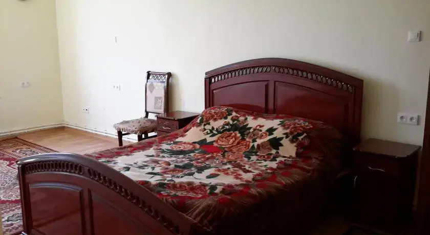 Hovhan Guest House