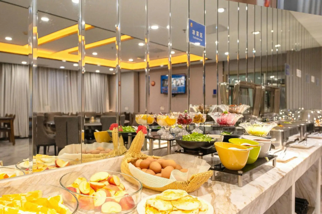 Super 8 Select Hotel (Yangzi Jiang Road Hongshan Park Branch)