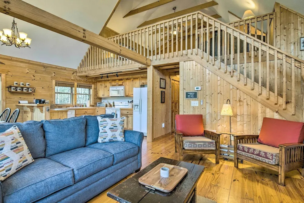 10 Mi to Lake Lure: Mtn-View Cabin w/ Deck & Loft