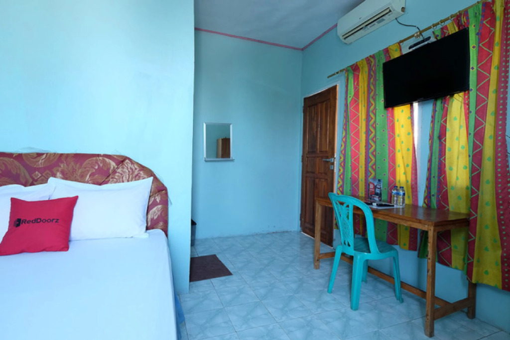 RedDoorz near Mangrove Forest Kupang