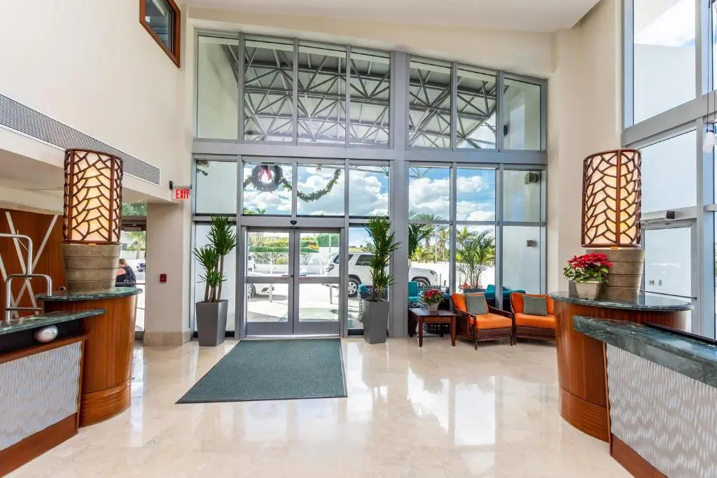 Marenas Resort Sunny Isles 25 Floor Ocean view 1/1