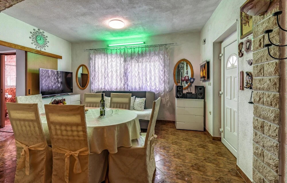 Awesome Apartment in Medulin With Wifi and 2 Bedrooms