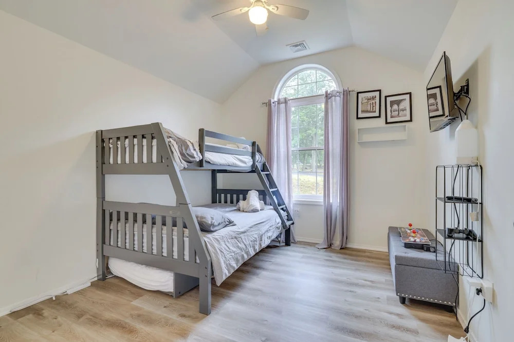 7 Mi to Camelback Mtn: Chic Penn Estates Home