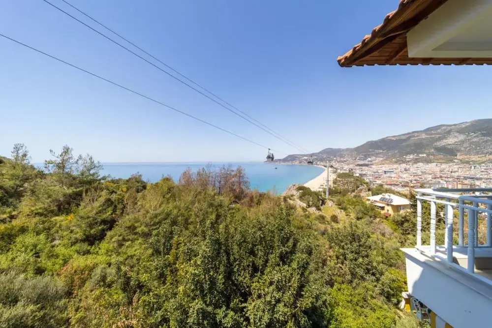 Superb Flat with Nature View and Balcony in Alanya
