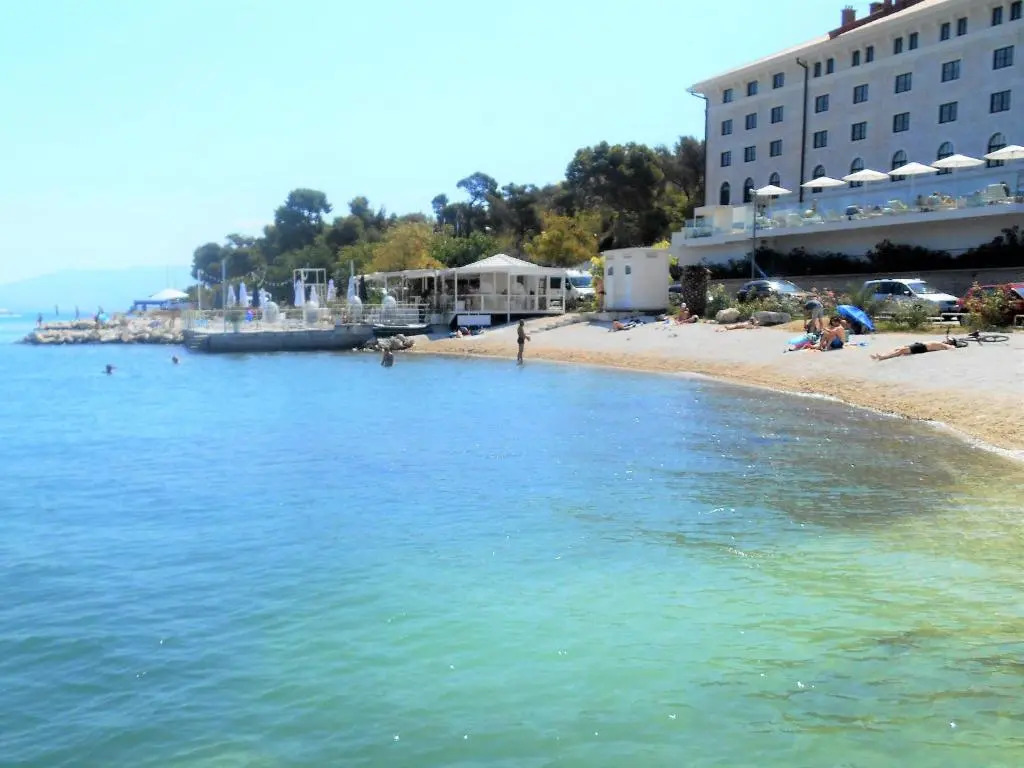 Apartments Brešan