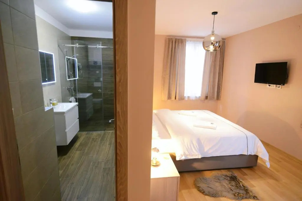 Tonio Rooms