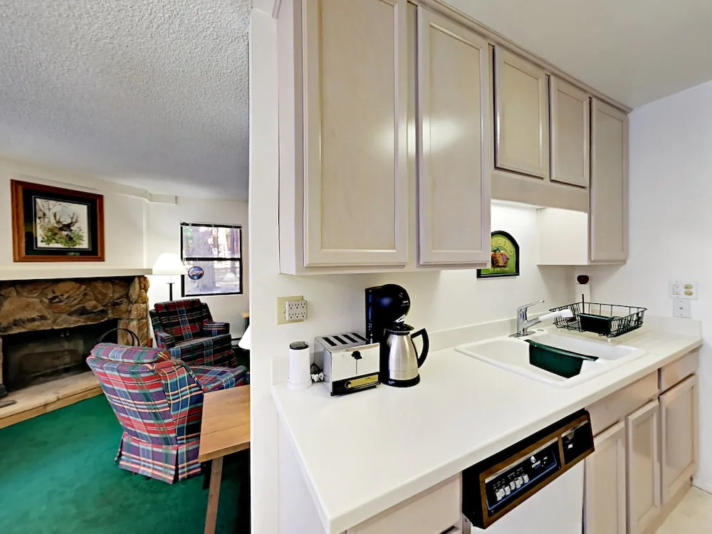 1439 Ski Run Blvd Townhouse E3 2 Bedrooms 2 Bathrooms Townhouse