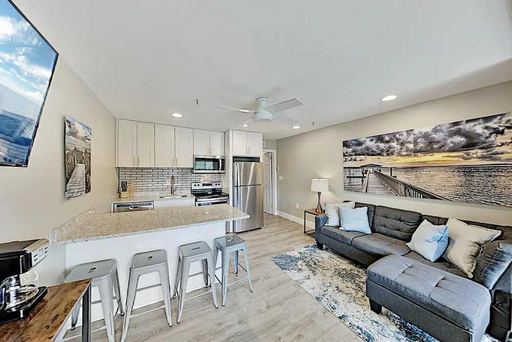 Treetop - 1br/1ba Well Appointed & Sleeps 4 1 Bedroom Condo