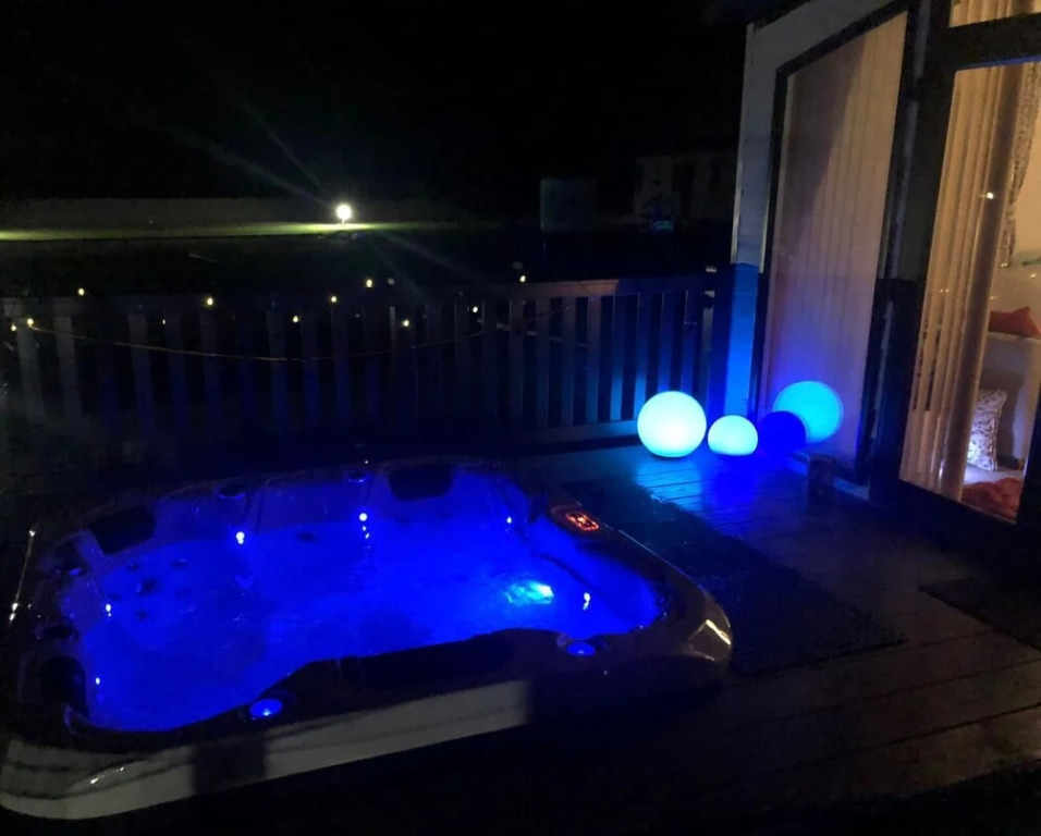 Skywalker 51 2 Bedroom With Hot Tub