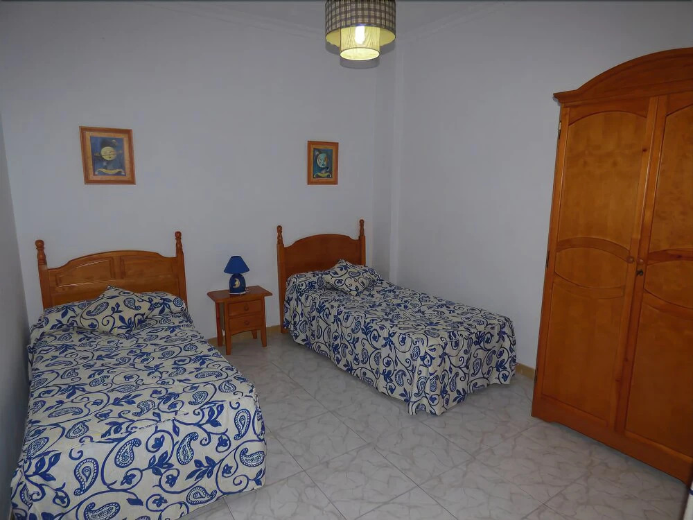 Cadiz 102479 3 Bedroom Apartment By Mo Rentals