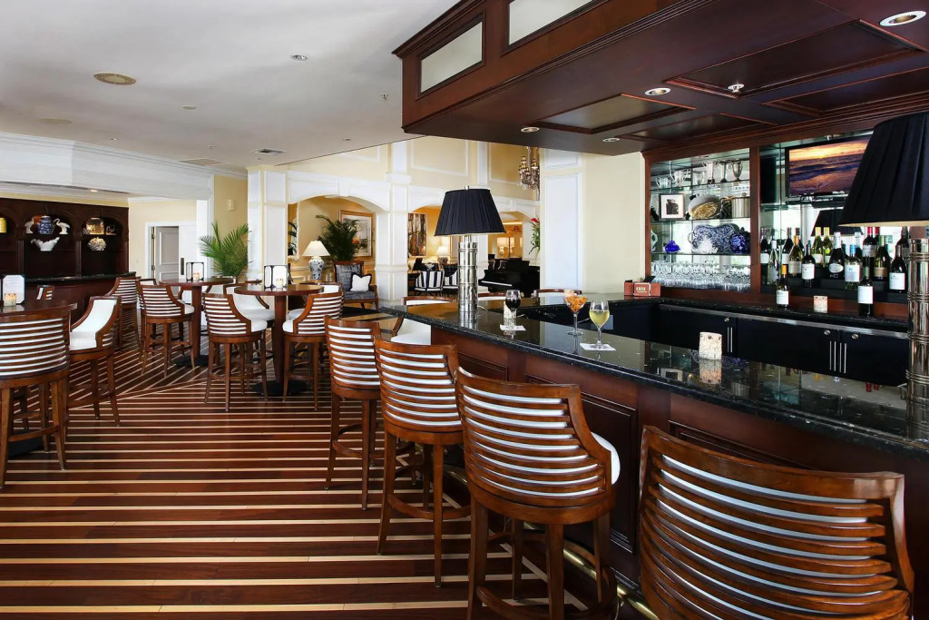 Inn at Pelican Bay