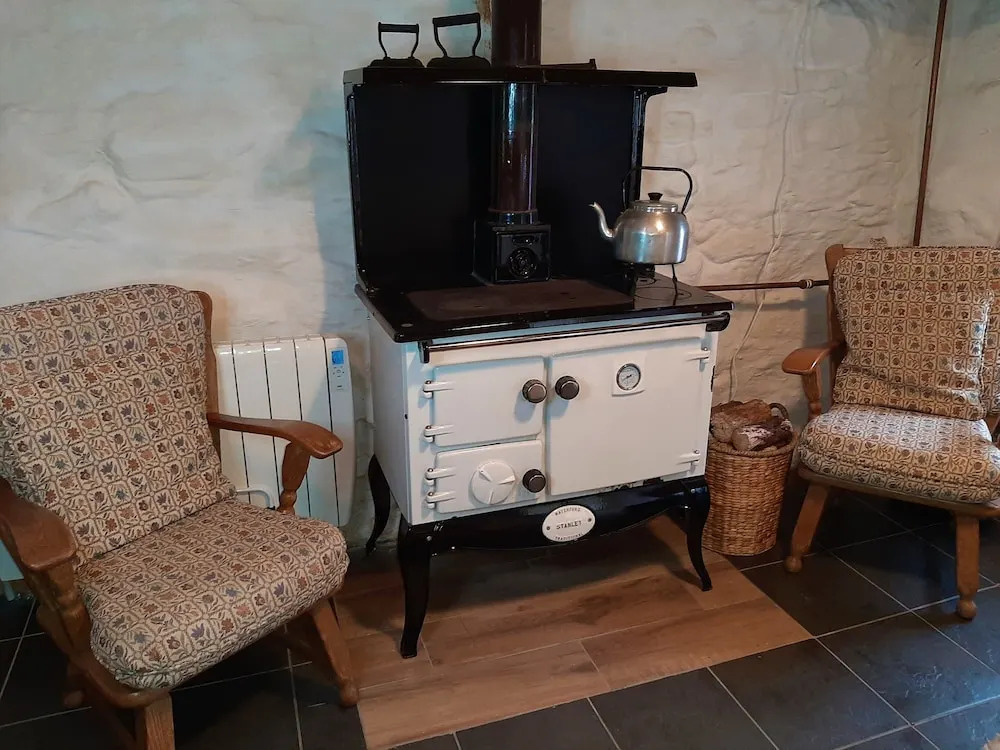 CherryTreeCottage - Cosy 19thCentury Pet Friendly