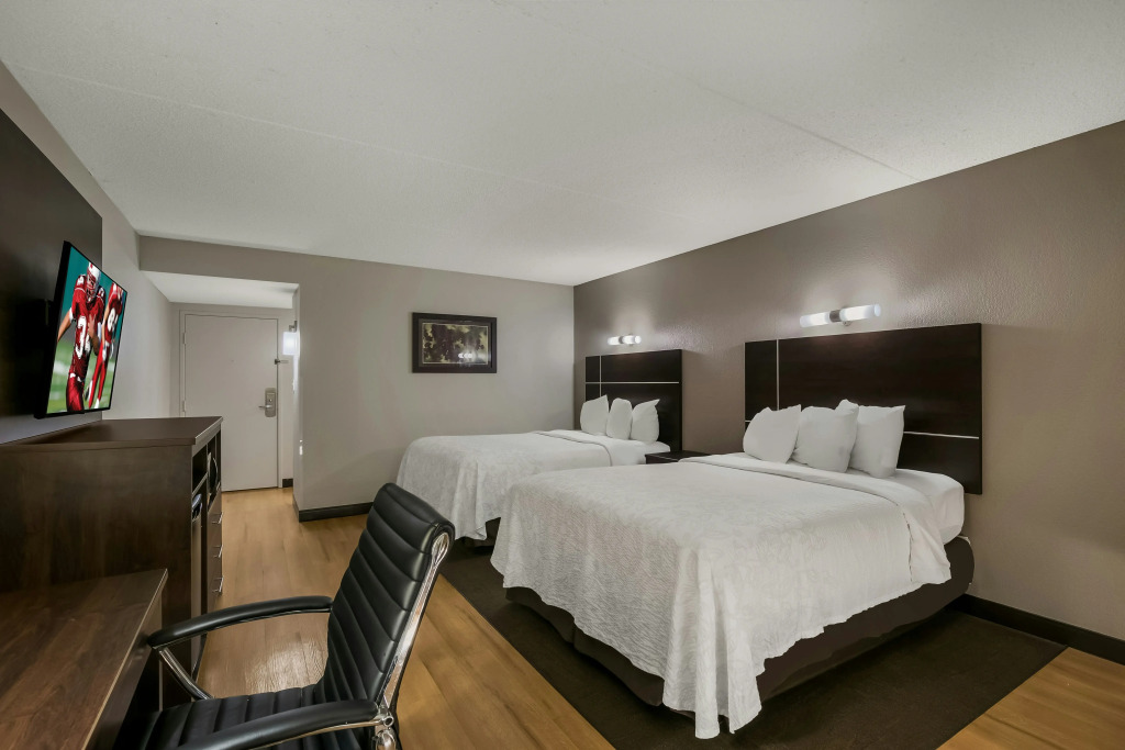 Red Roof Inn PLUS+ & Suites Knoxville West - Cedar Bluff