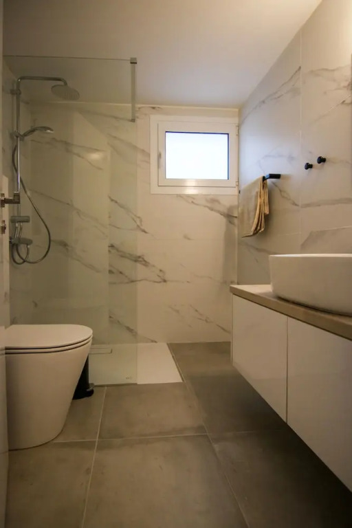 Phaedrus Living: Seaside Modern Flat Limnaria 123