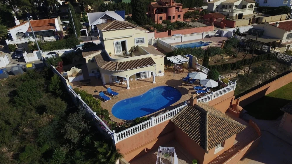 Sunny 3BR Villa w/ Endless Views & Heated Pool - Walk to Beach & Dining